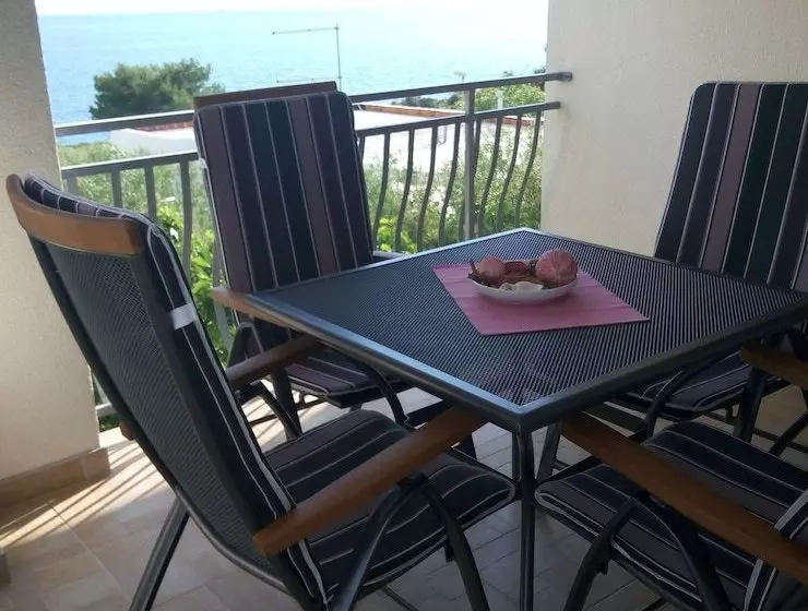Apartments Villa Flora