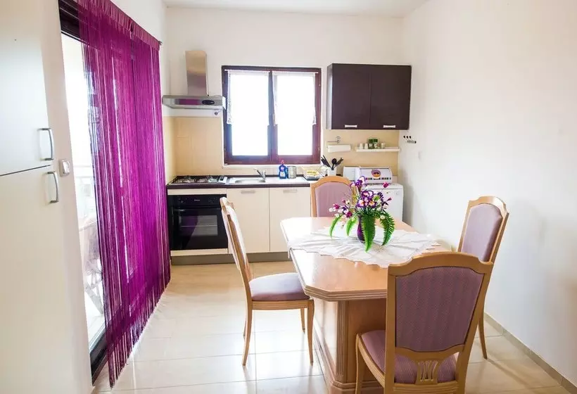 Apartments Villa Flora