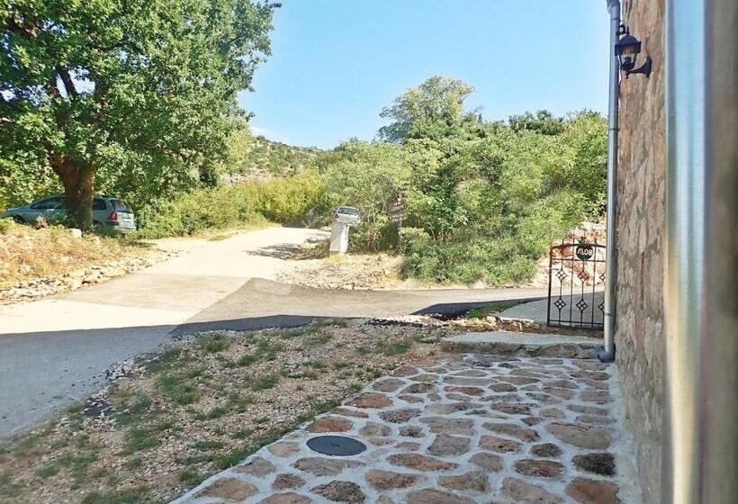 Mareta Apartment In A Stone House