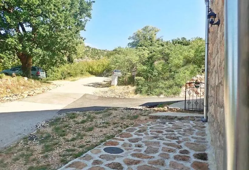Mareta   Apartment In A Stone House