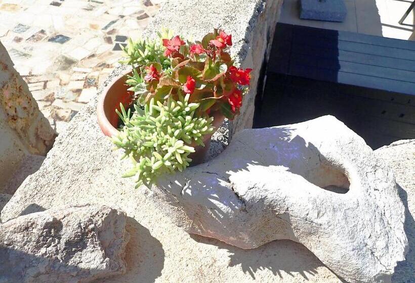 Mareta Apartment In A Stone House