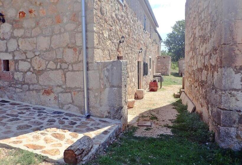 Mareta Apartment In A Stone House