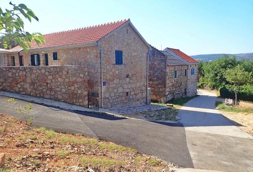 Mareta Apartment In A Stone House