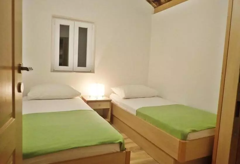 Mareta   Apartment In A Stone House