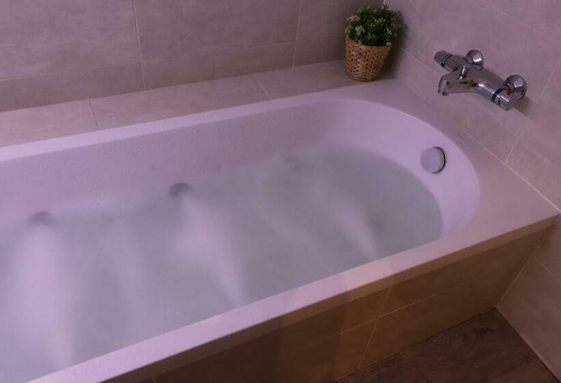 Apartamentos Turísticos Desiree