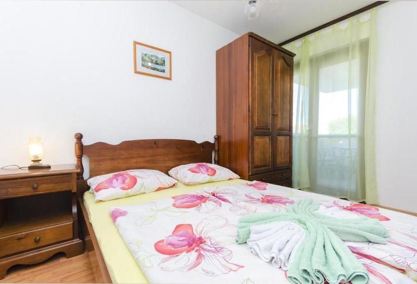 Apartments Little Spring