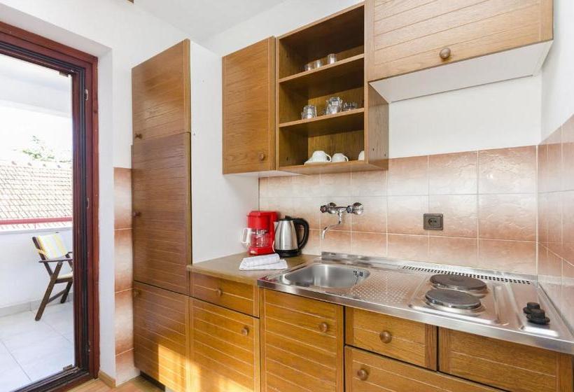 Apartments Little Spring