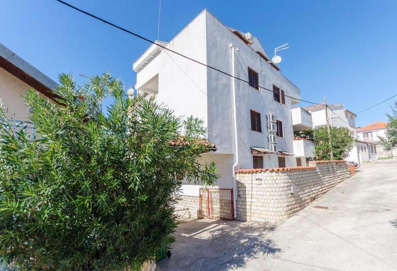 Apartments Little Spring