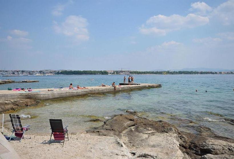 Apartments Little Spring