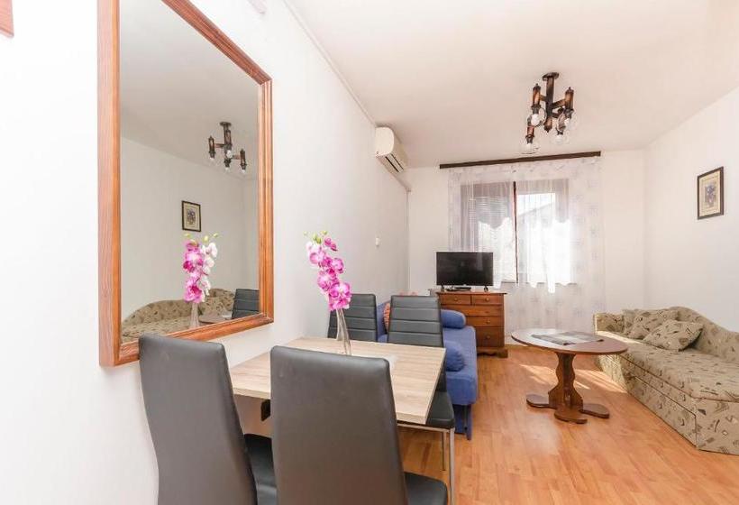 Apartments Little Spring