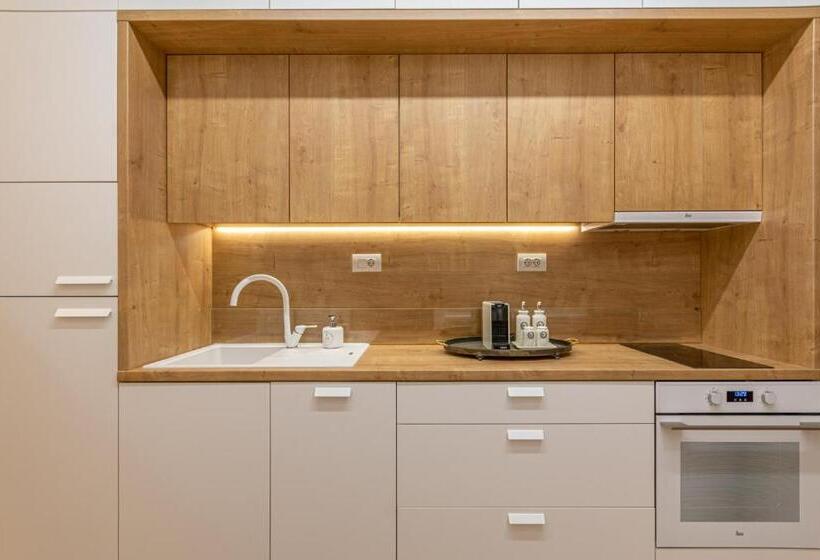 Chandakos 8 Design Apts