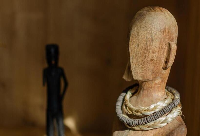 Chandakos 8 Design Apts