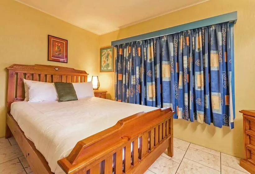 Clifton Beach House