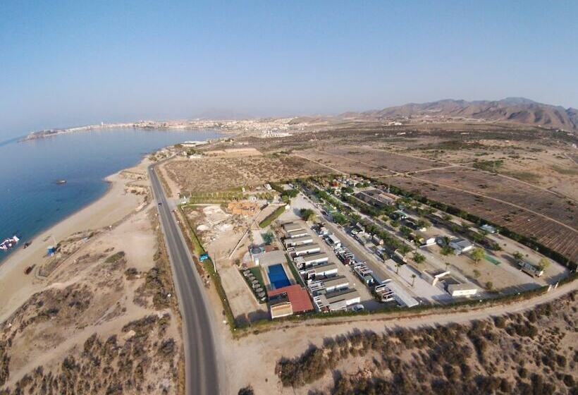 هتل Camping Balneario Los Delfines