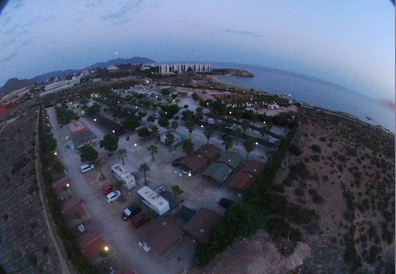 هتل Camping Balneario Los Delfines