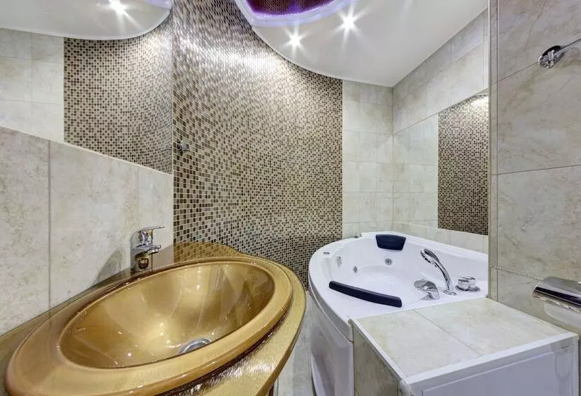 Riverside Spa Apartments