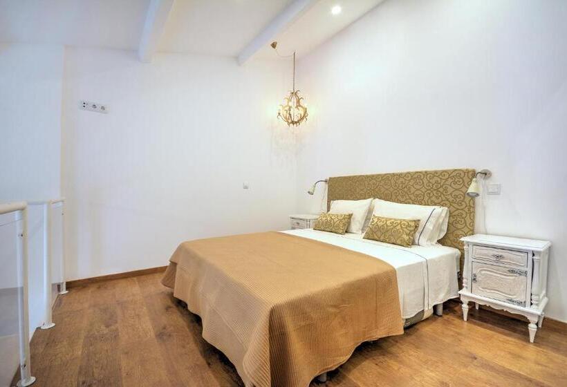 Yellow Barqueta Studio