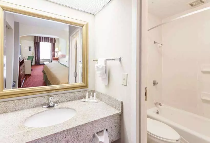 호텔 Baymont By Wyndham Covington