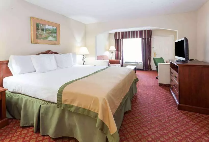 호텔 Baymont By Wyndham Covington