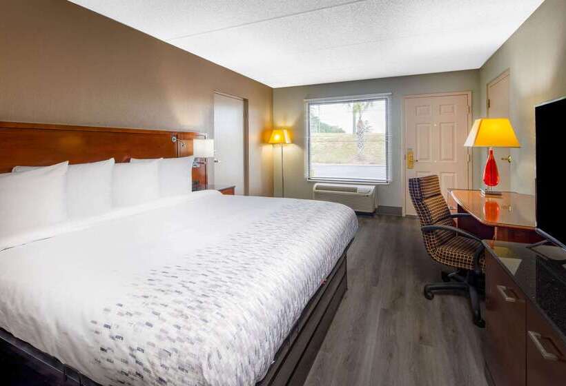 Отель Baymont By Wyndham Covington