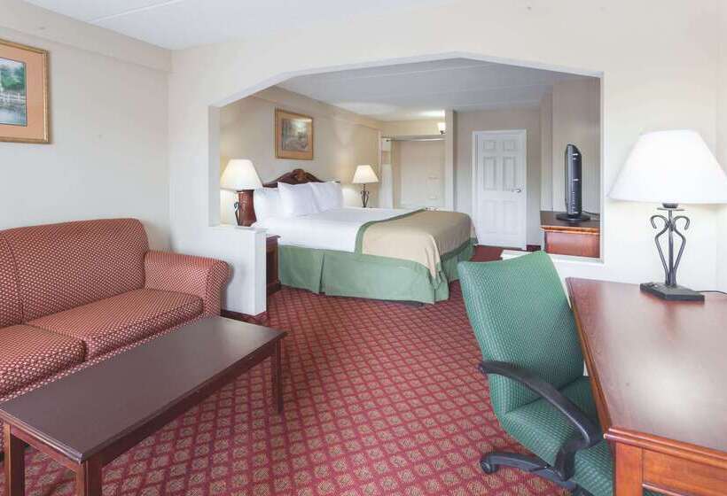 Отель Baymont By Wyndham Covington