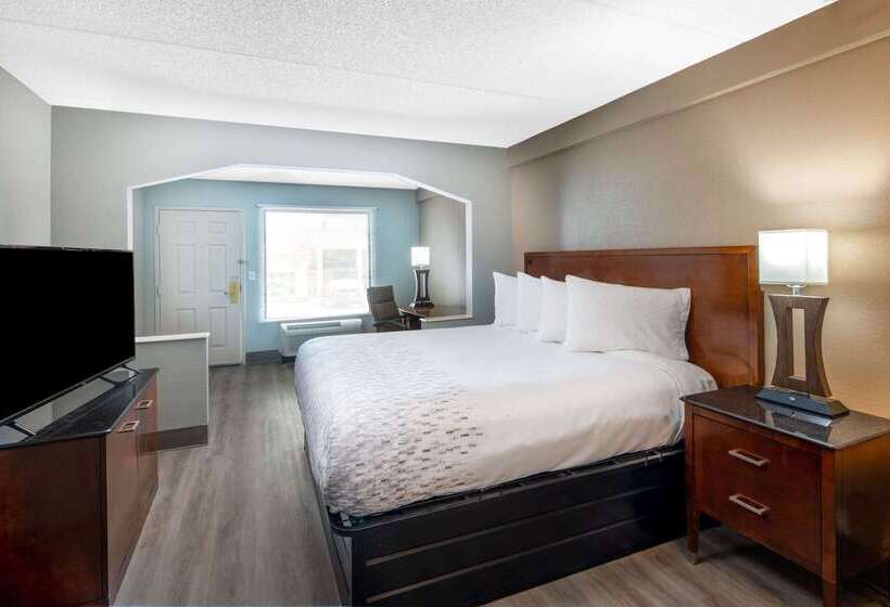 Отель Baymont By Wyndham Covington