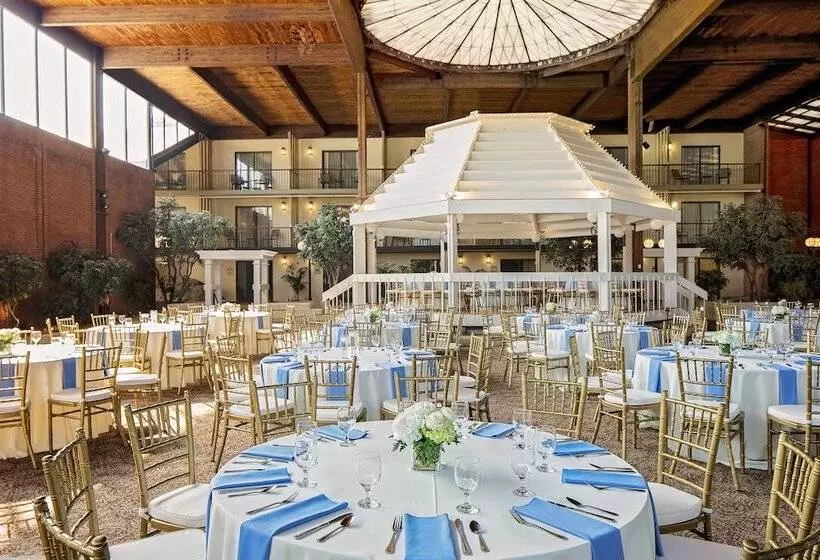 酒店 Boxboro Regency