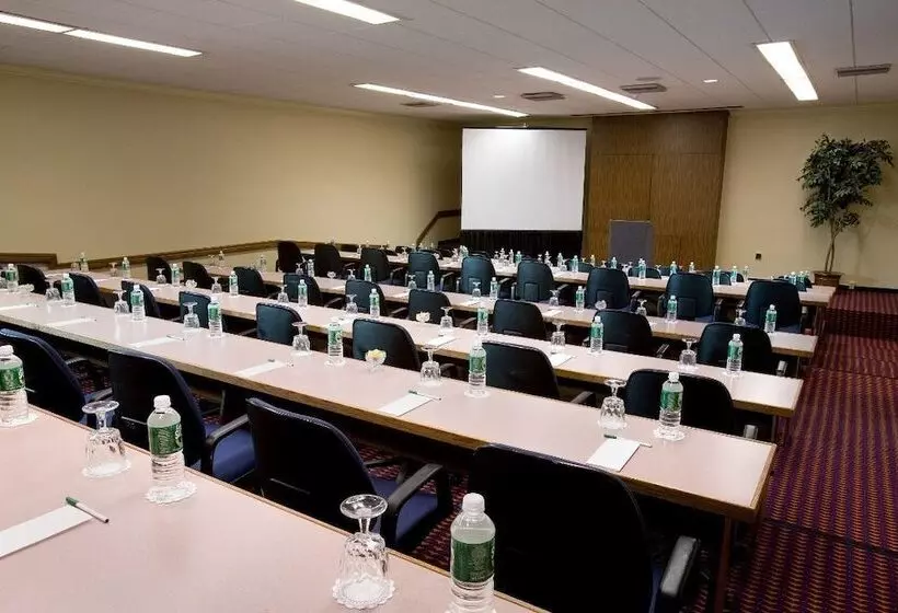 酒店 Boxboro Regency