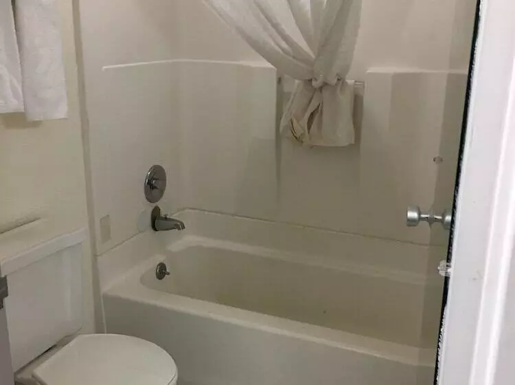 ホテル Budget Inn