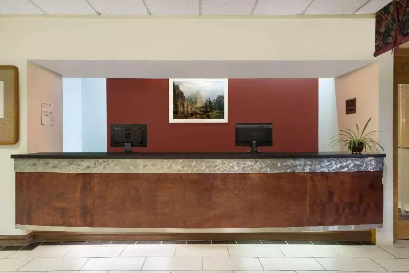 ホテル Budget Inn