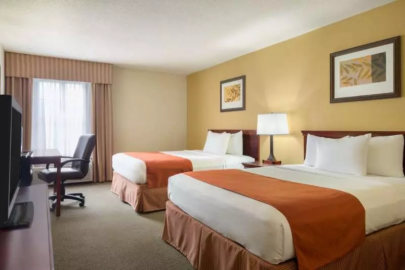 هتل Country Inn & Suites By Radisson, Greenfield, In