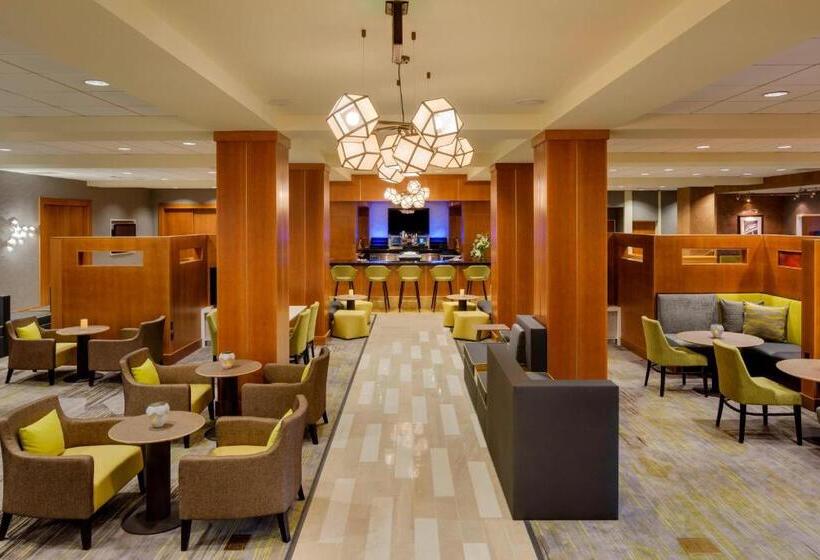 Отель Courtyard By Marriott Boston Logan Airport
