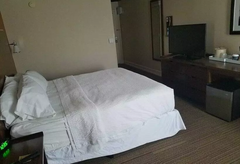 בית מלון כפרי Four Points By Sheraton Kansas City Airport