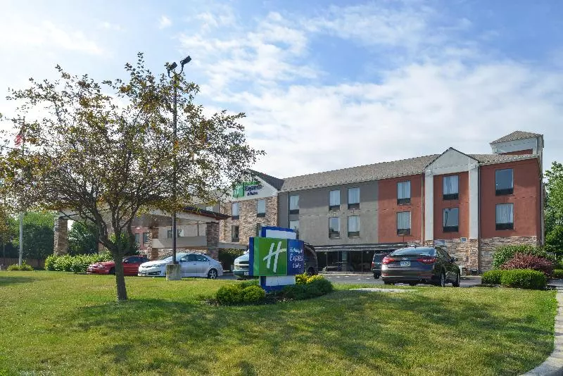 호텔 Holiday Inn Express & Suites Dayton Huber Heights By Ihg