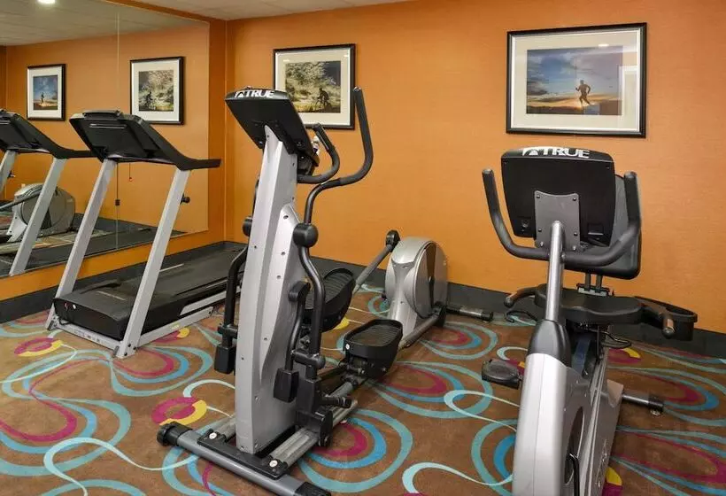 호텔 Holiday Inn Express & Suites Dayton Huber Heights By Ihg