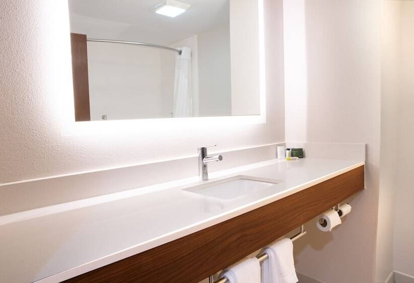 בית מלון כפרי Holiday Inn Express & Suites Dayton Huber Heights By Ihg