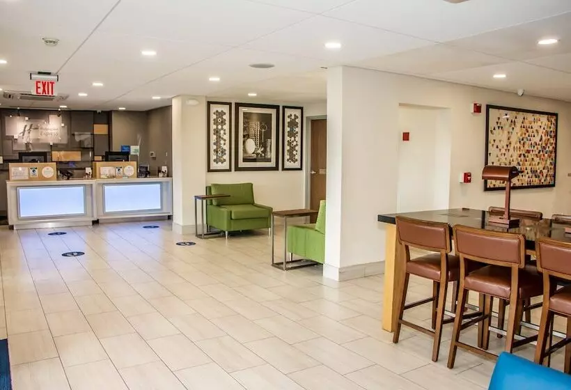Отель Holiday Inn Express   Allentown North, An Ihg