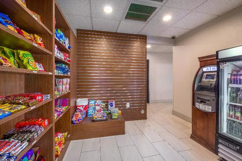 Отель Holiday Inn Express Phoenix Airport/university Drive, An Ihg