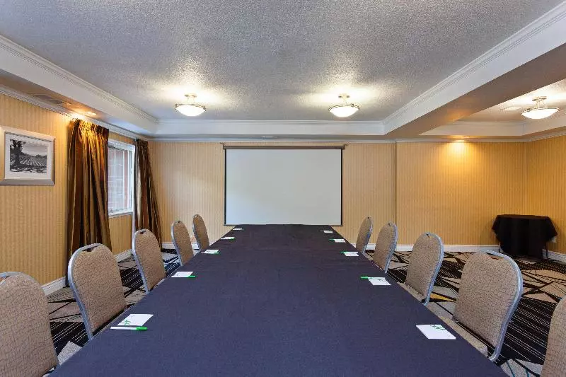 ホテル Holiday Inn & Suites San Mateo   Sfo, An Ihg