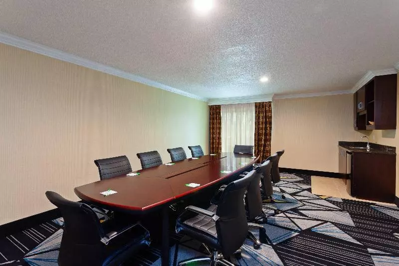 ホテル Holiday Inn & Suites San Mateo   Sfo, An Ihg