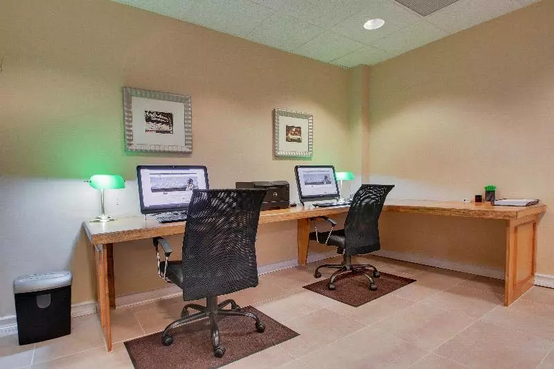 ホテル Holiday Inn Westbury Long Island, An Ihg