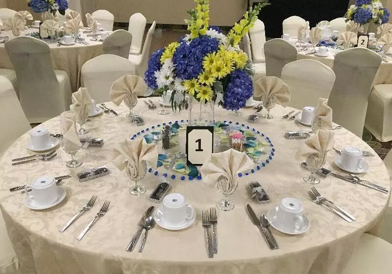 ホテル Holiday Inn Westbury Long Island, An Ihg