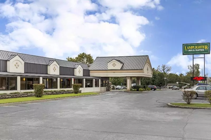 호텔 Days Inn By Wyndham Pittsburg Ks