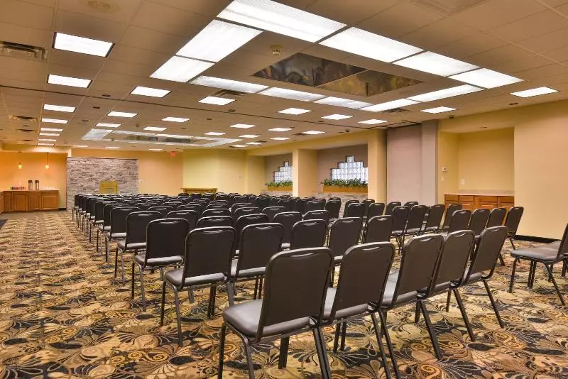 호텔 Days Inn By Wyndham Pittsburg Ks