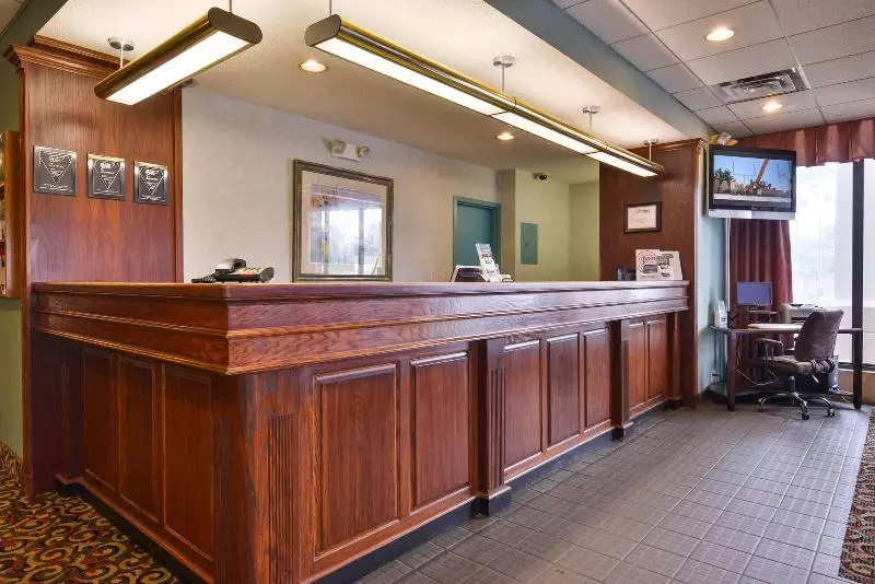 호텔 Days Inn By Wyndham Pittsburg Ks