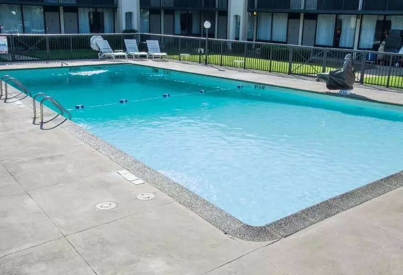 호텔 Days Inn By Wyndham Pittsburg Ks