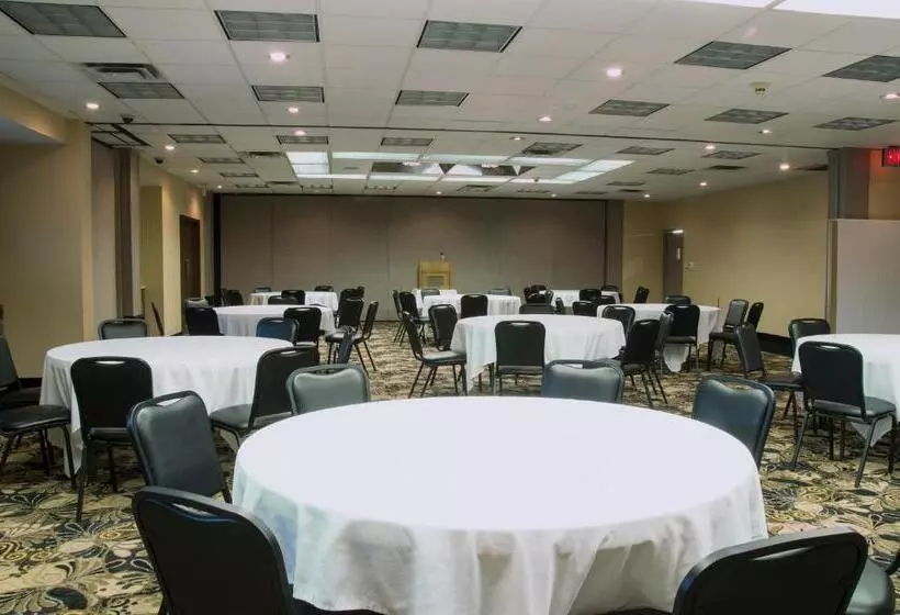 호텔 Days Inn By Wyndham Pittsburg Ks