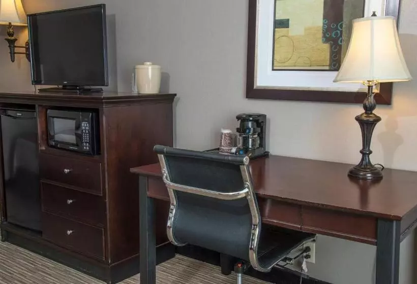 호텔 Days Inn By Wyndham Pittsburg Ks