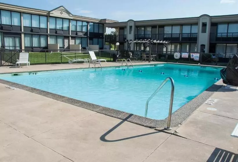 호텔 Days Inn By Wyndham Pittsburg Ks