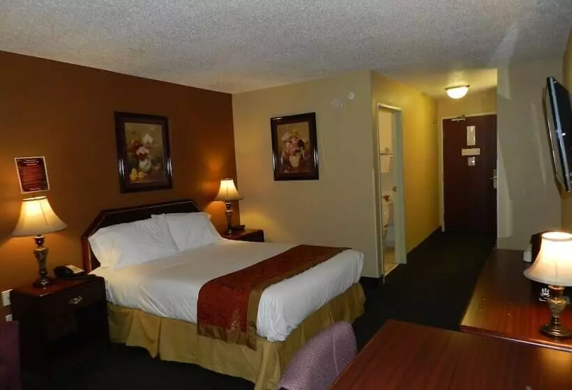 בית מלון כפרי Luxury Inn & Suites Troy